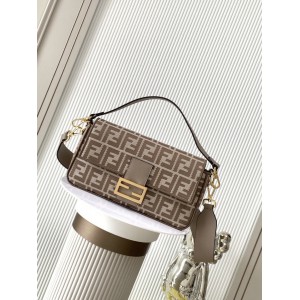 Fendi baguette 27x6x15cm Bags