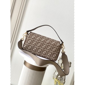 Fendi baguette 27x6x15cm Bags