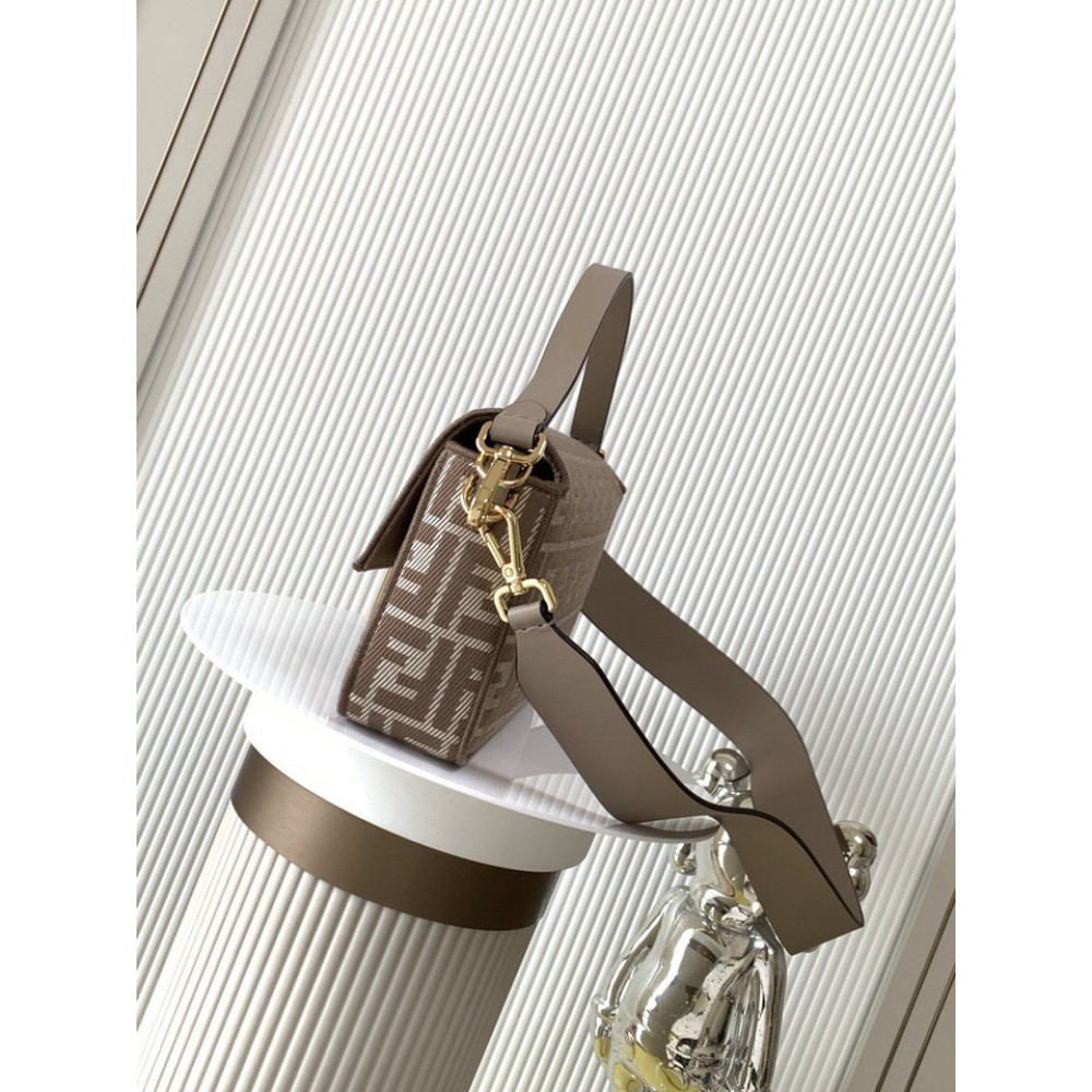 Fendi baguette 27x6x15cm Bags