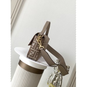 Fendi baguette 27x6x15cm Bags