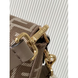 Fendi baguette 27x6x15cm Bags