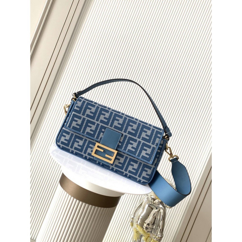 Fendi baguette 27x6x15cm Bags