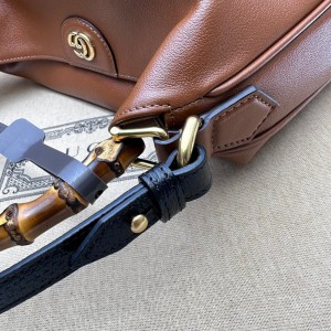 Gucci Diana medium shoulder bag 746124 30cmx23cmx6.5cm Bags