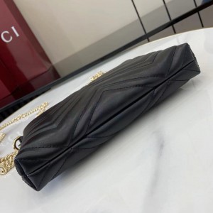 Gucci Marmont pochette with chain 837742 21x15x3.5cm Bags