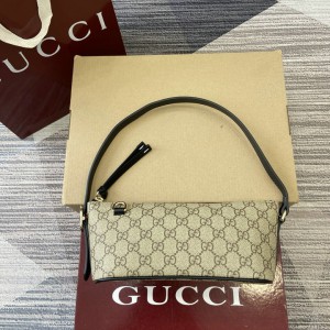 Gucci emblem small shoulder bag 847281 22x10.5x9cm Bags