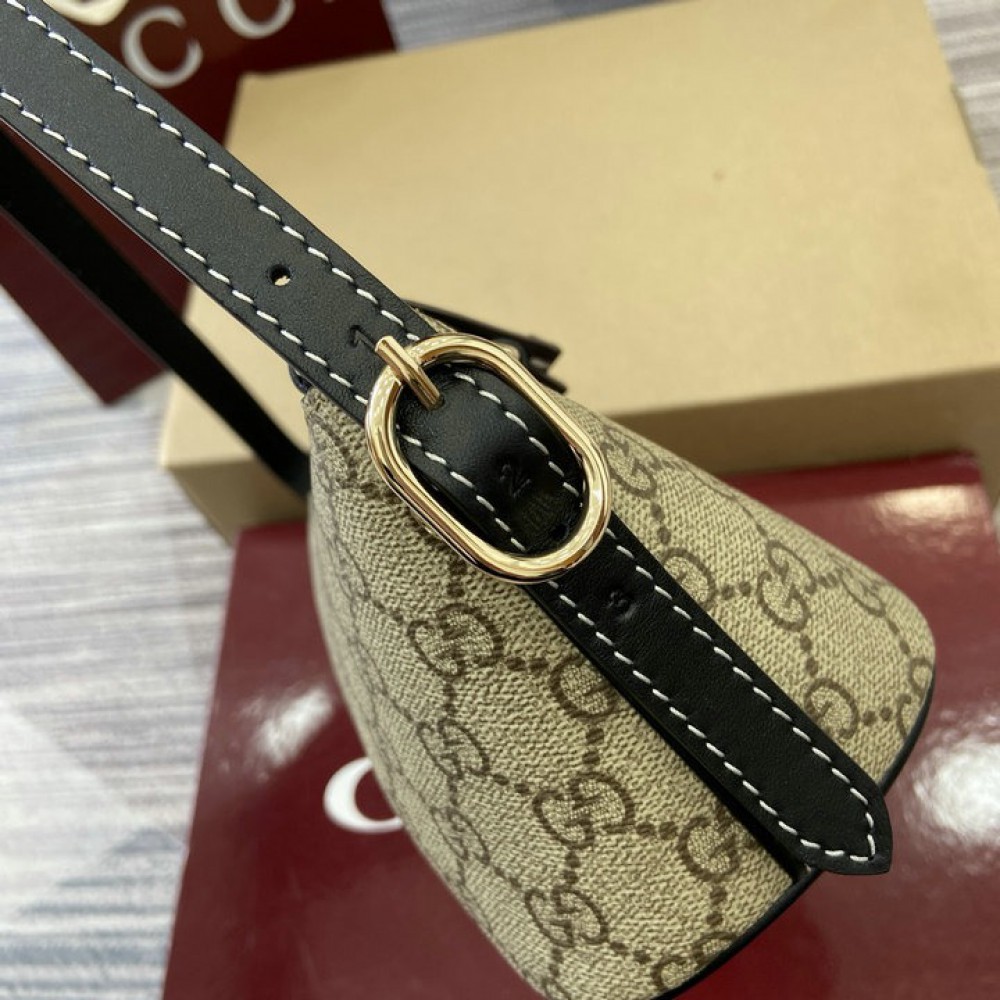 Gucci emblem small shoulder bag 847281 22x10.5x9cm Bags