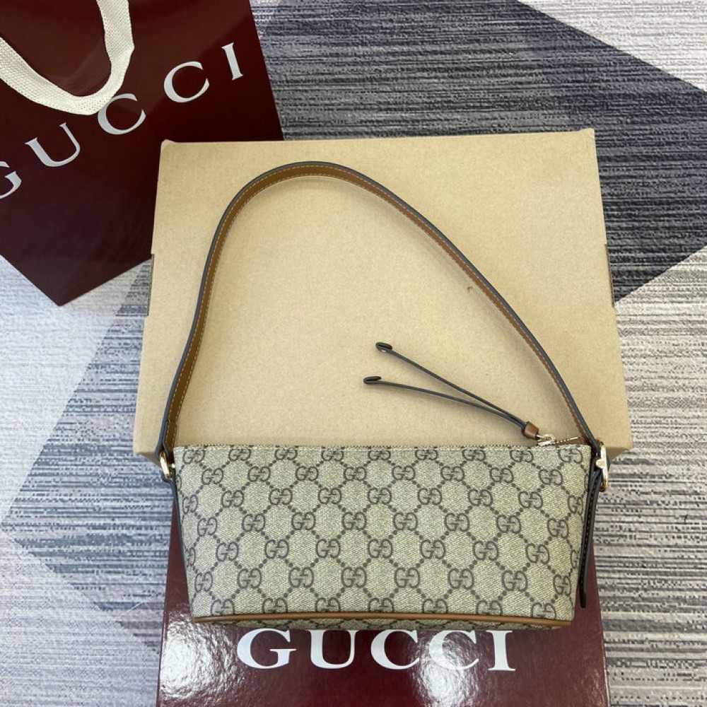 Gucci emblem small shoulder bag 847281 22x10.5x9cm Bags