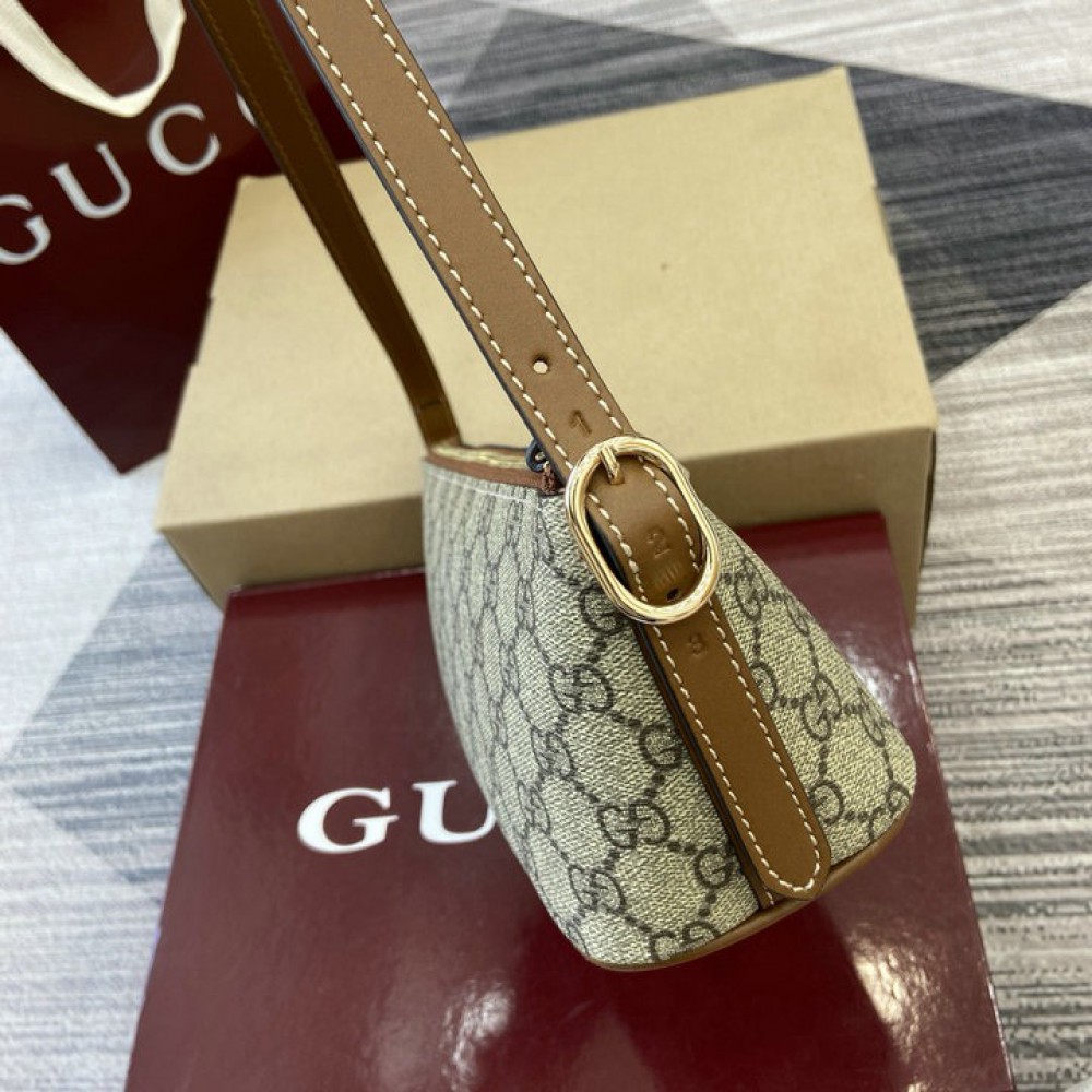 Gucci emblem small shoulder bag 847281 22x10.5x9cm Bags