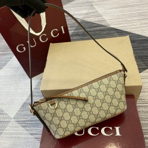 Gucci emblem small shoulder bag 847281 22x10.5x9cm Bags
