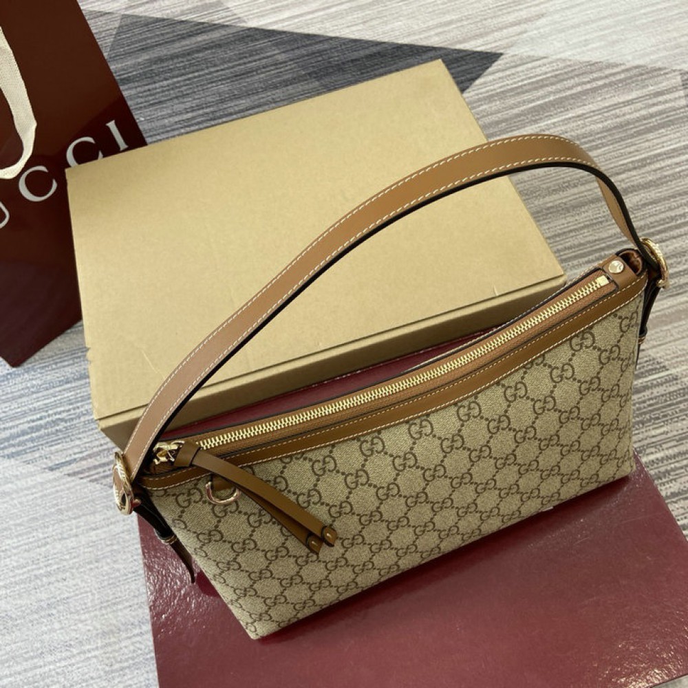 Gucci emblem medium shoulder bag 847449 30x19x11cm Bags