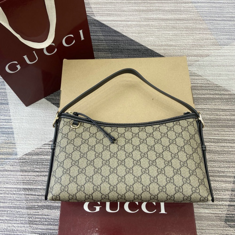 Gucci emblem medium shoulder bag 847449 30x19x11cm Bags