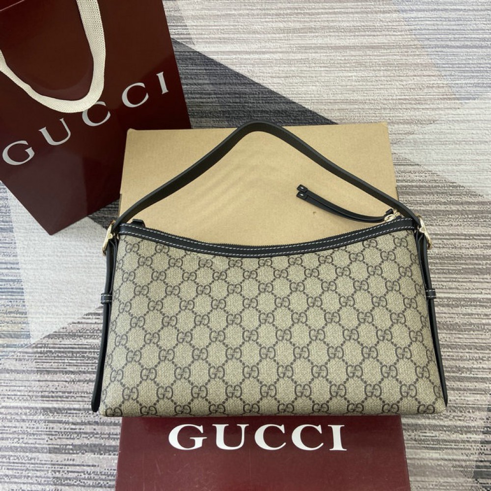 Gucci emblem medium shoulder bag 847449 30x19x11cm Bags