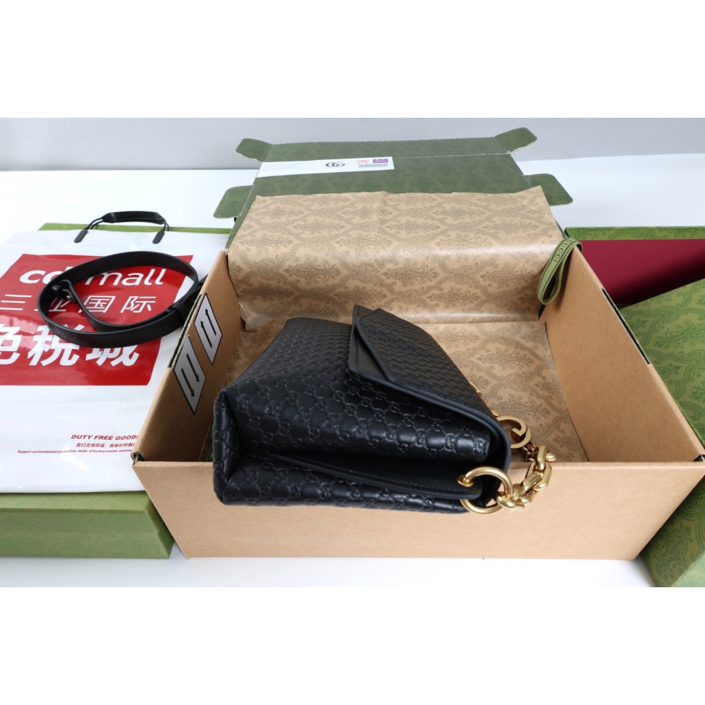 Gucci Medium shoulder bag with chain 857622 Bags