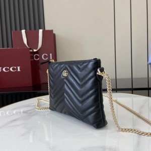 Gucci Marmont pochette with chain 837742 21x15x3.5cm Bags