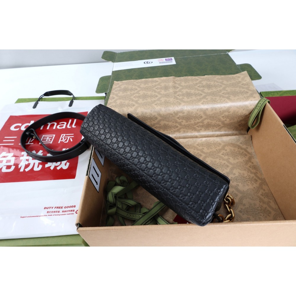 Gucci Medium shoulder bag with chain 857622 Bags