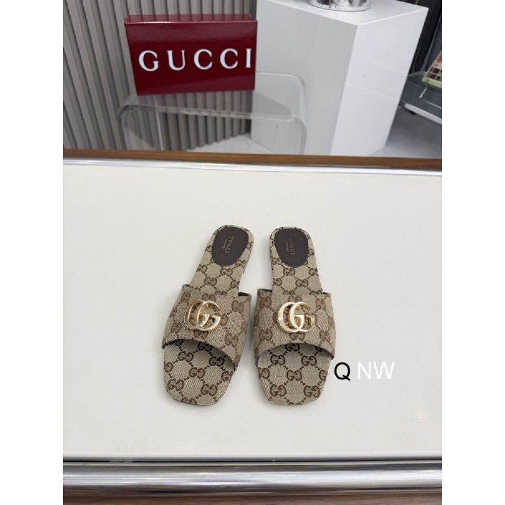 Gucci Women's slide sandal with Double G Shoes