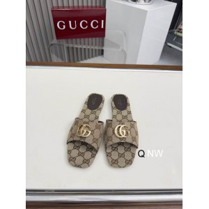 Gucci Women's slide sandal with Double G Shoes