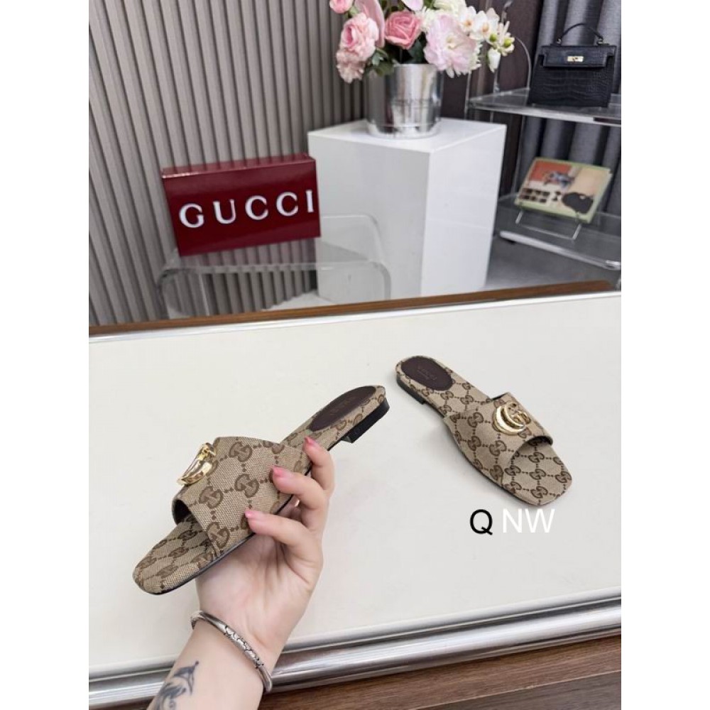 Gucci Women's slide sandal with Double G Shoes