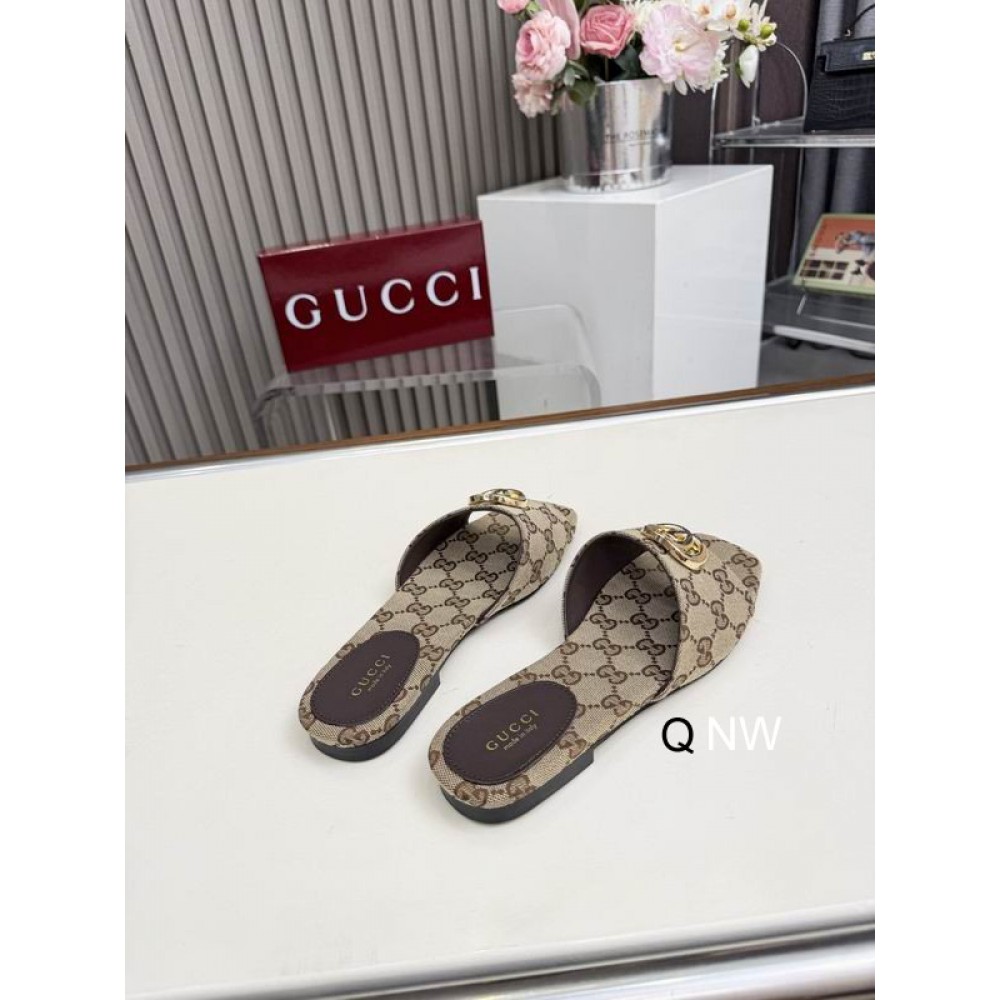 Gucci Women's slide sandal with Double G Shoes