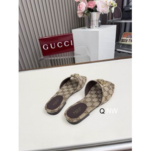 Gucci Women's slide sandal with Double G Shoes