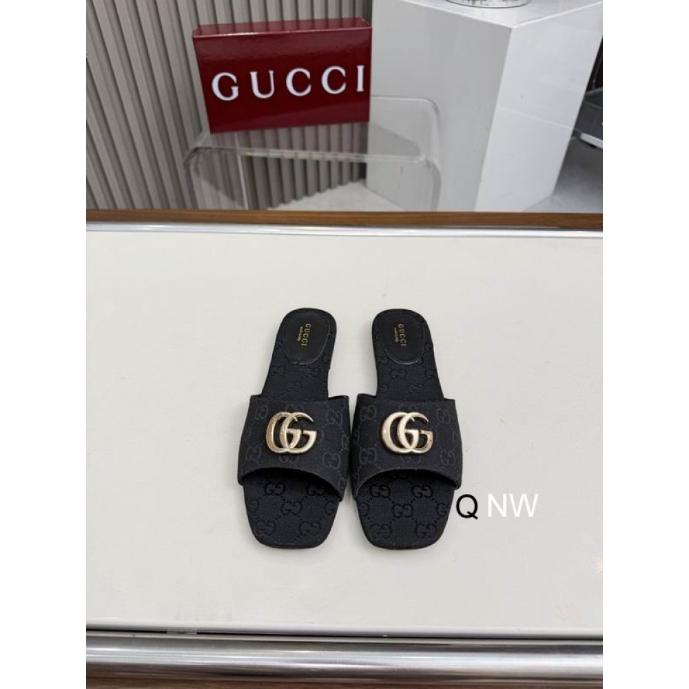 Gucci Women's slide sandal with Double G Shoes