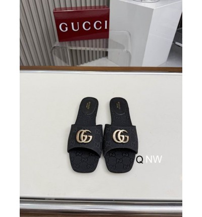 Gucci Women's slide sandal with Double G