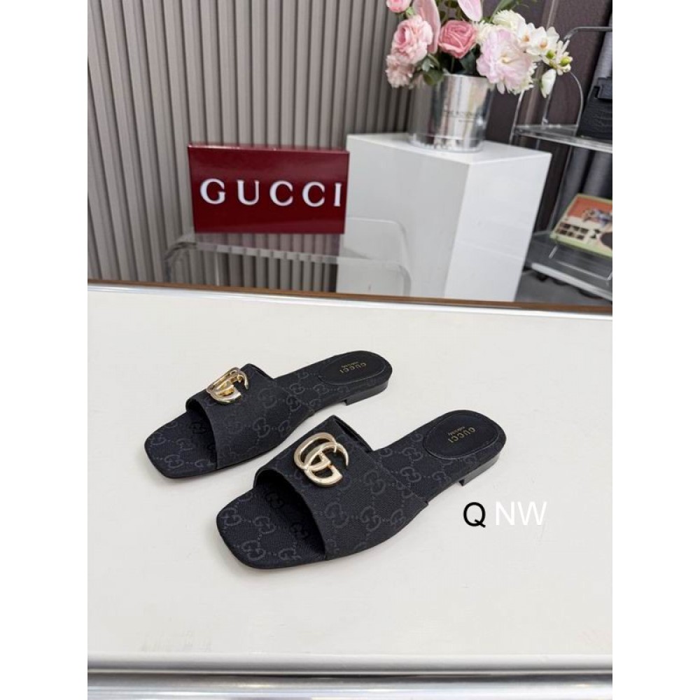 Gucci Women's slide sandal with Double G Shoes