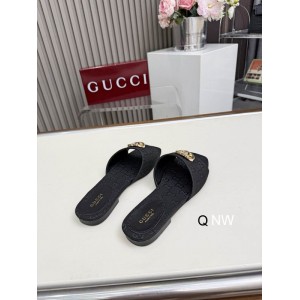 Gucci Women's slide sandal with Double G Shoes