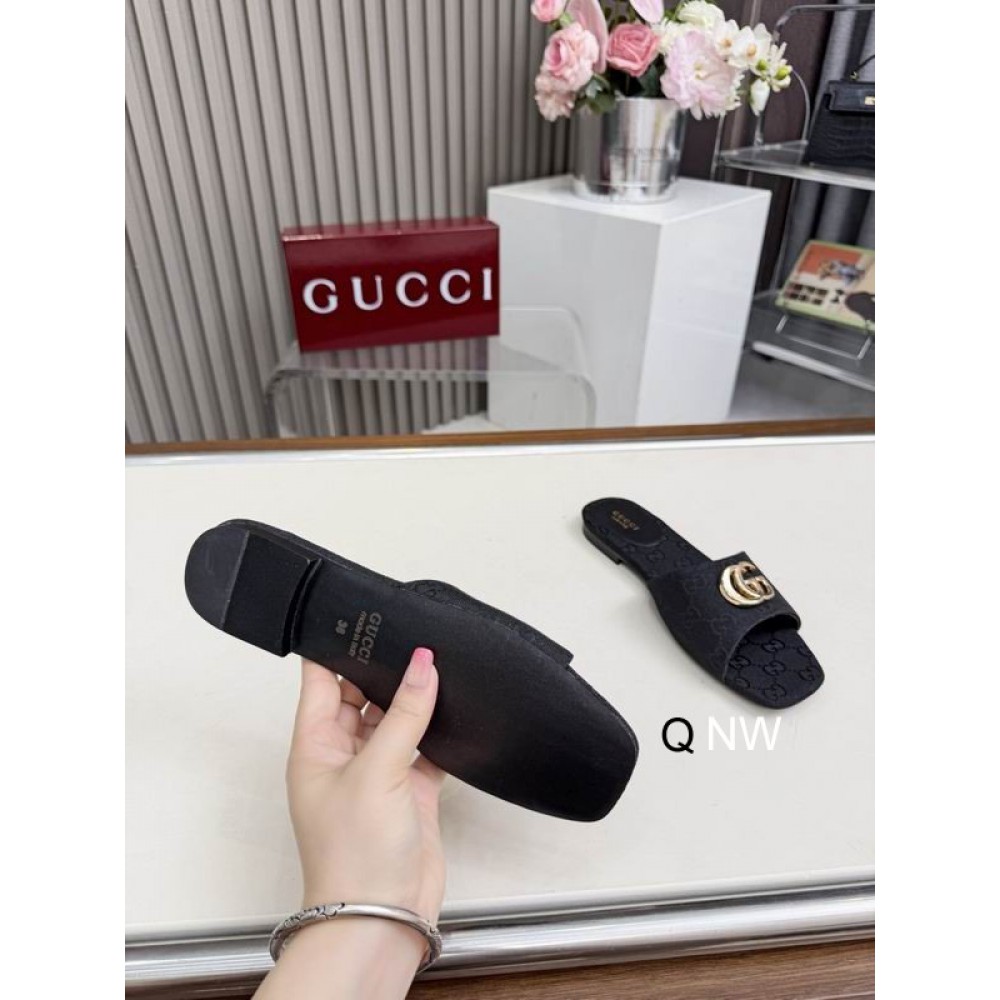 Gucci Women's slide sandal with Double G Shoes
