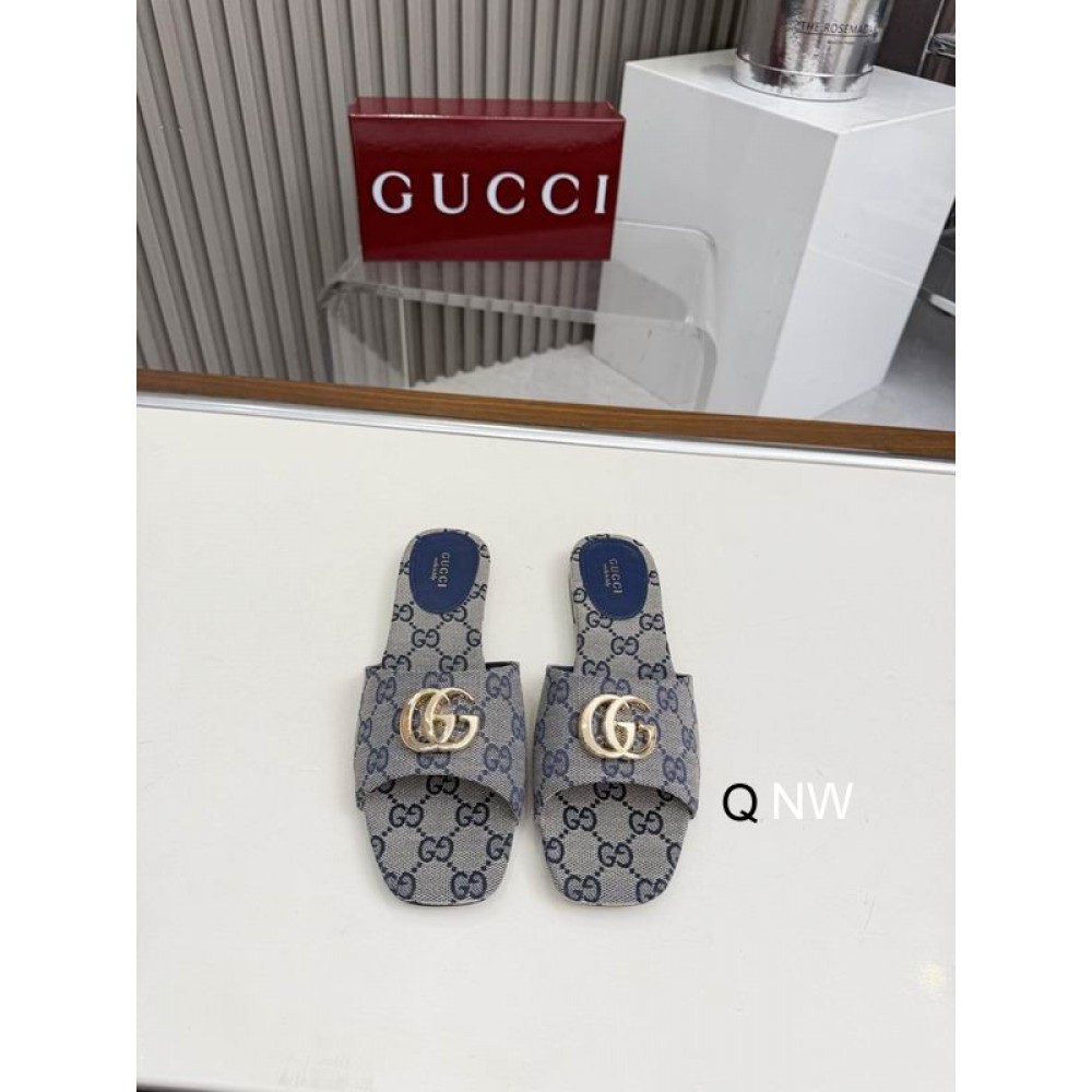 Gucci Women's slide sandal with Double G Shoes