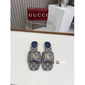 Gucci Women's slide sandal with Double G Shoes