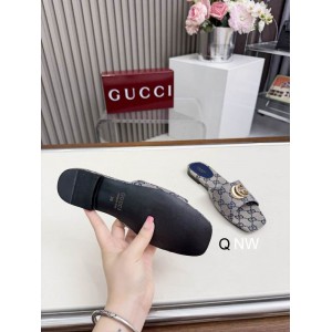Gucci Women's slide sandal with Double G Shoes