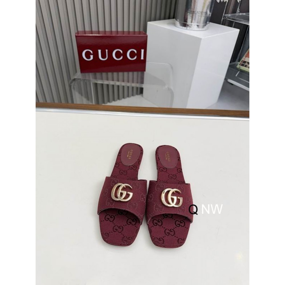 Gucci Women's slide sandal with Double G Shoes