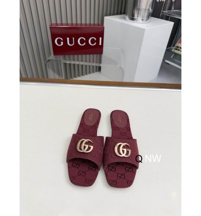 Gucci Women's slide sandal with Double G