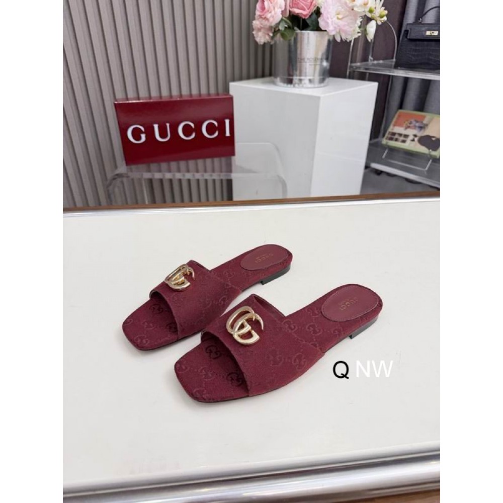 Gucci Women's slide sandal with Double G Shoes