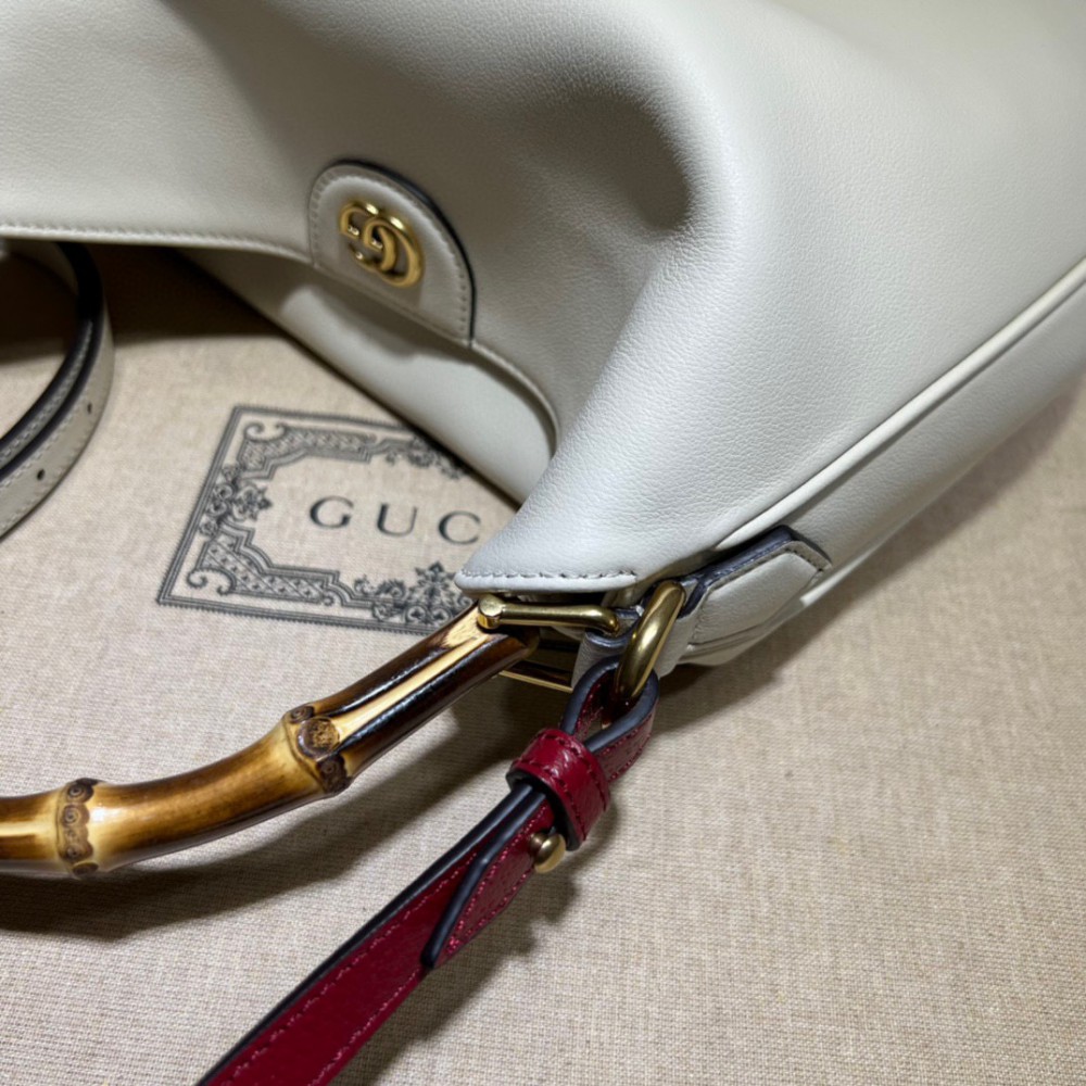 Gucci Diana medium shoulder bag 746124 30cmx23cmx6.5cm Bags