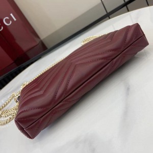 Gucci Marmont pochette with chain 837742 21x15x3.5cm Bags