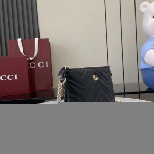 Gucci Marmont pochette with chain 837742 21x15x3.5cm Bags