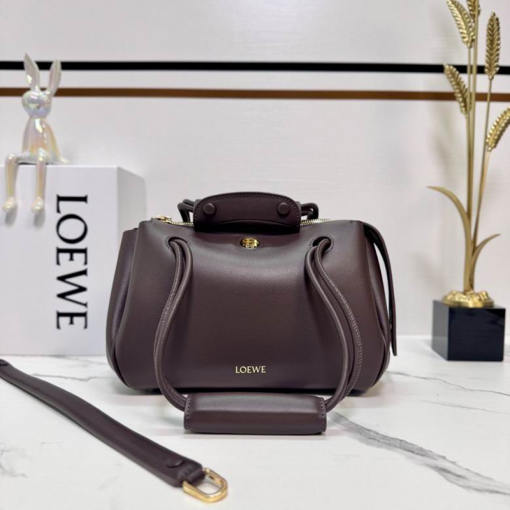 Loewe Madrid shoulder bag 23.5X10X19CM Bags