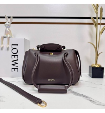 Loewe Madrid shoulder bag 23.5X10X19CM