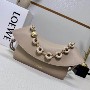 Loewe Medium Ola chain-embellished flap shoulder bag 26X18X13cm Bags