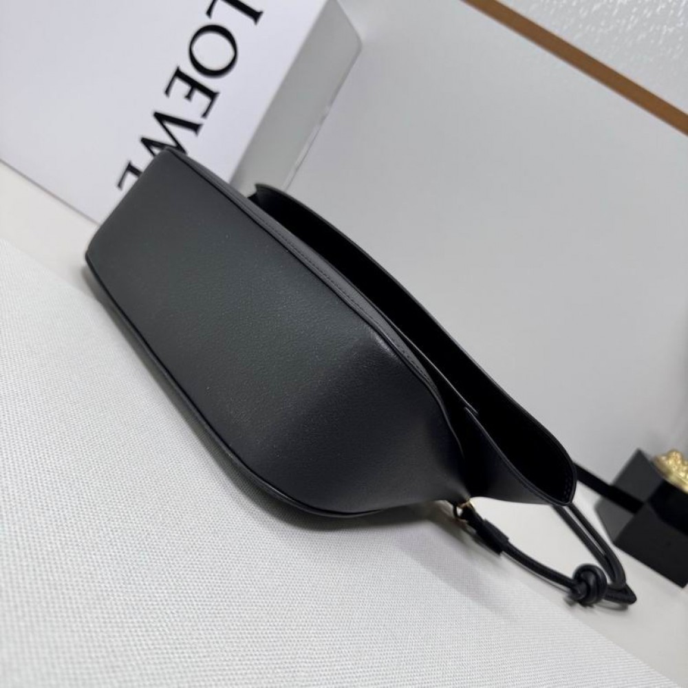 Loewe Medium Ola chain-embellished flap shoulder bag 26X18X13cm Bags