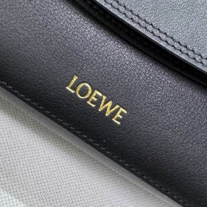 Loewe Medium Ola chain-embellished flap shoulder bag 26X18X13cm Bags
