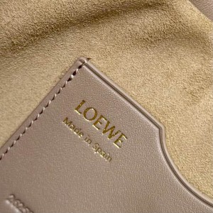 Loewe Medium Ola chain-embellished flap shoulder bag 26X18X13cm Bags
