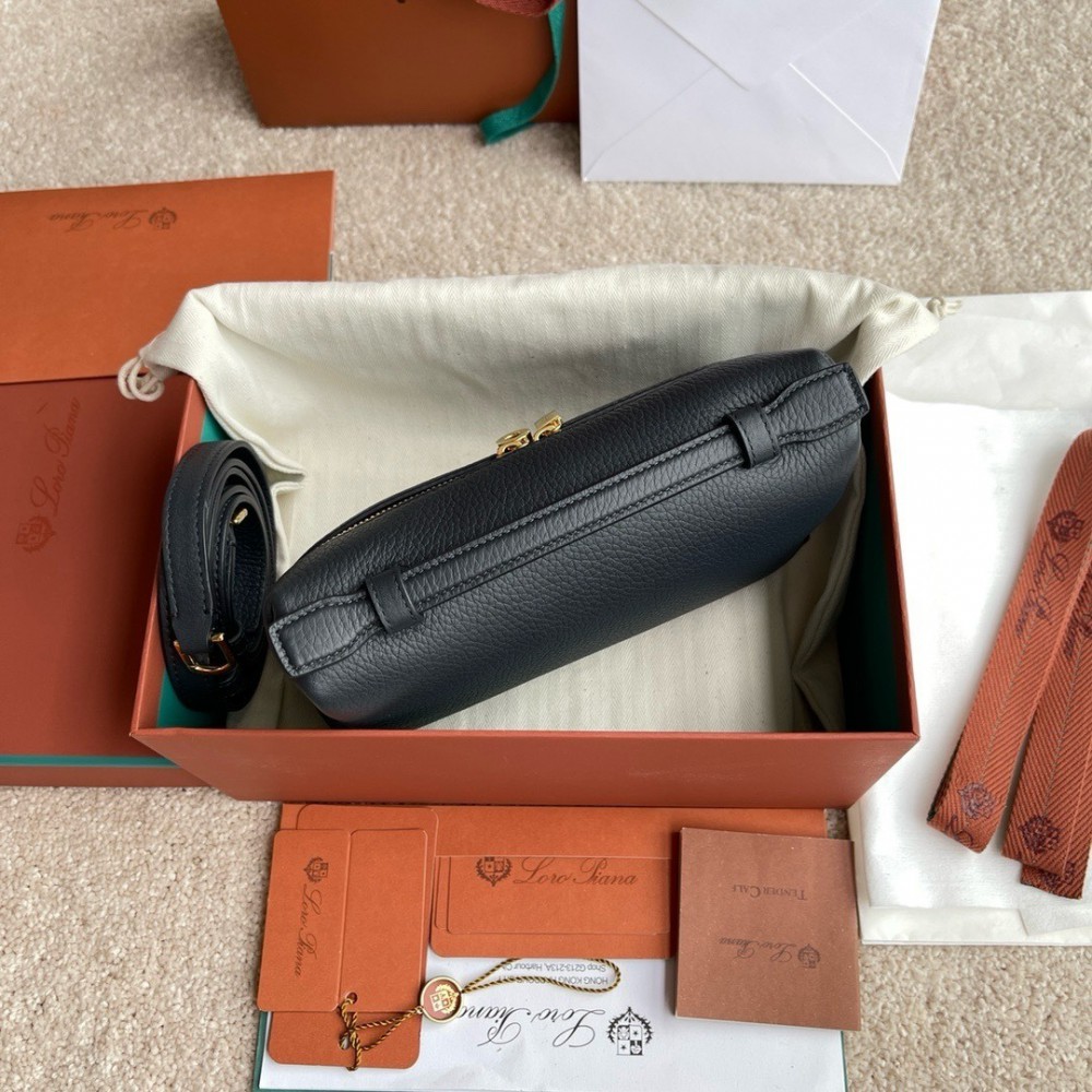 Loro Piana Extra Pocket L19  19 x 11.5 x 7 cm Bags