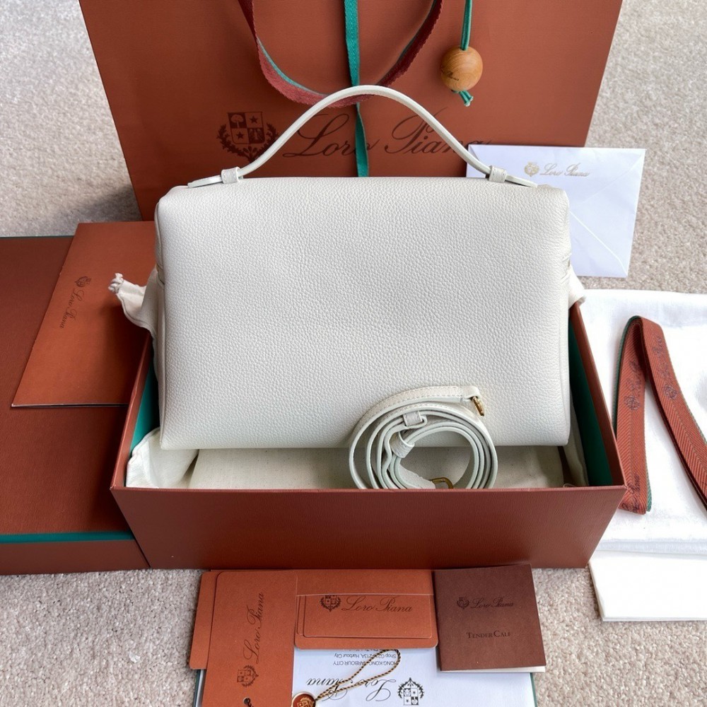 Loro Piana Extra Pocket L27 27x16x10cm Bags