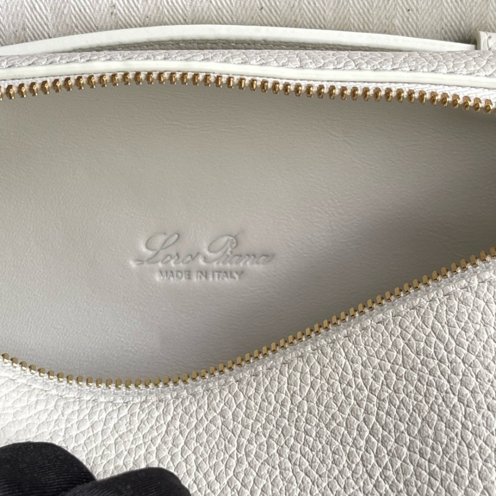 Loro Piana Extra Pocket L19  19 x 11.5 x 7 cm Bags