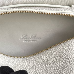 Loro Piana Extra Pocket L19  19 x 11.5 x 7 cm Bags