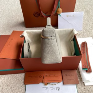 Loro Piana Extra Pocket L19  19 x 11.5 x 7 cm Bags