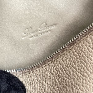 Loro Piana Extra Pocket L19  19 x 11.5 x 7 cm Bags